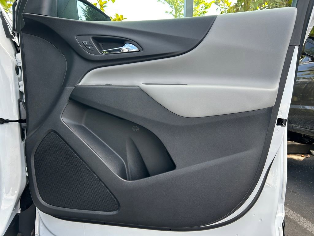 Used 2022 Chevrolet Equinox LS image 25