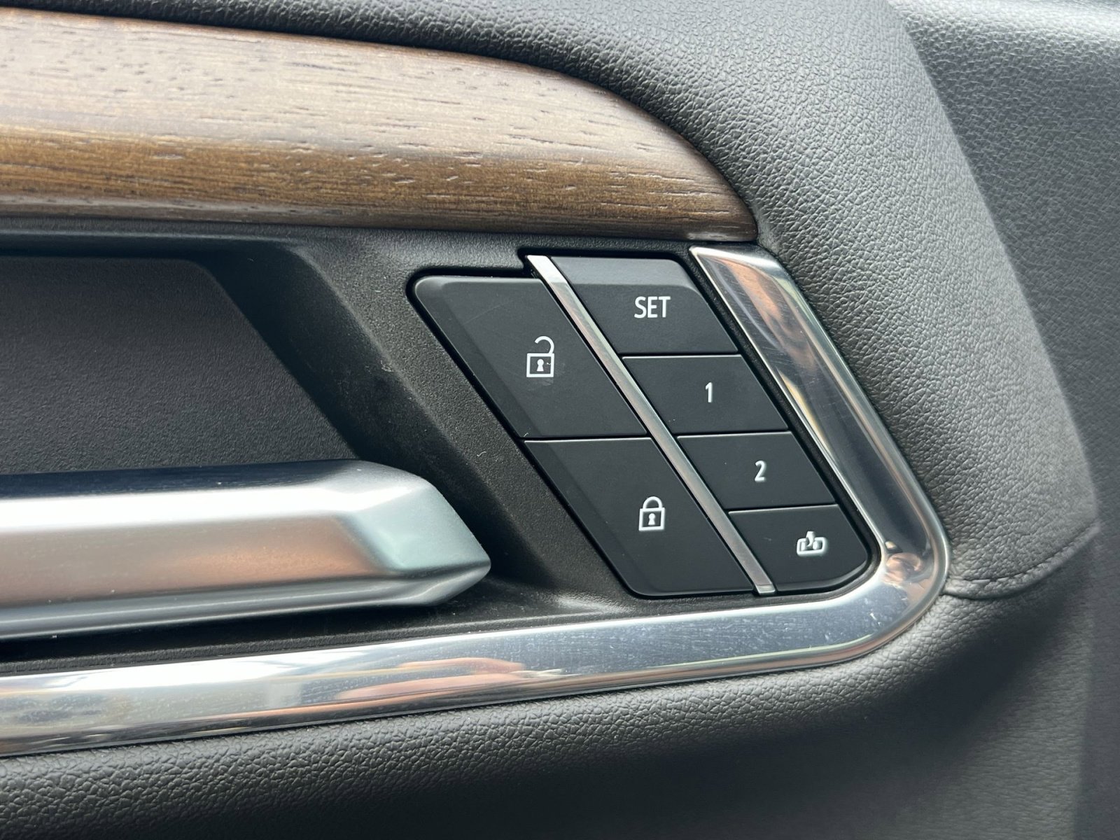 Used 2024 Chevrolet Silverado 1500 High Country image 30