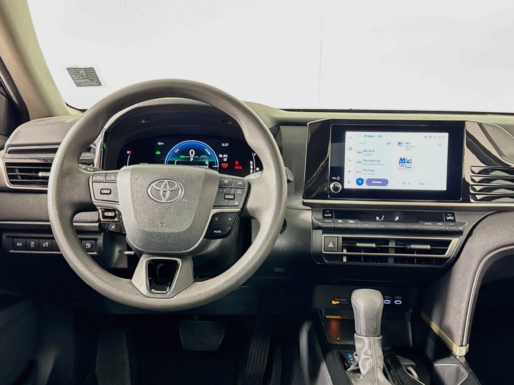 Used 2025 Toyota Camry LE FWD image 12