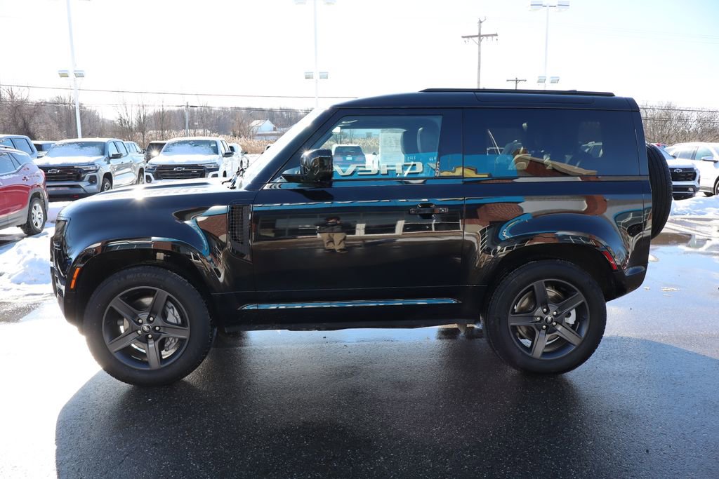 Used 2023 Land Rover Defender 90 X-Dynamic SE image 32