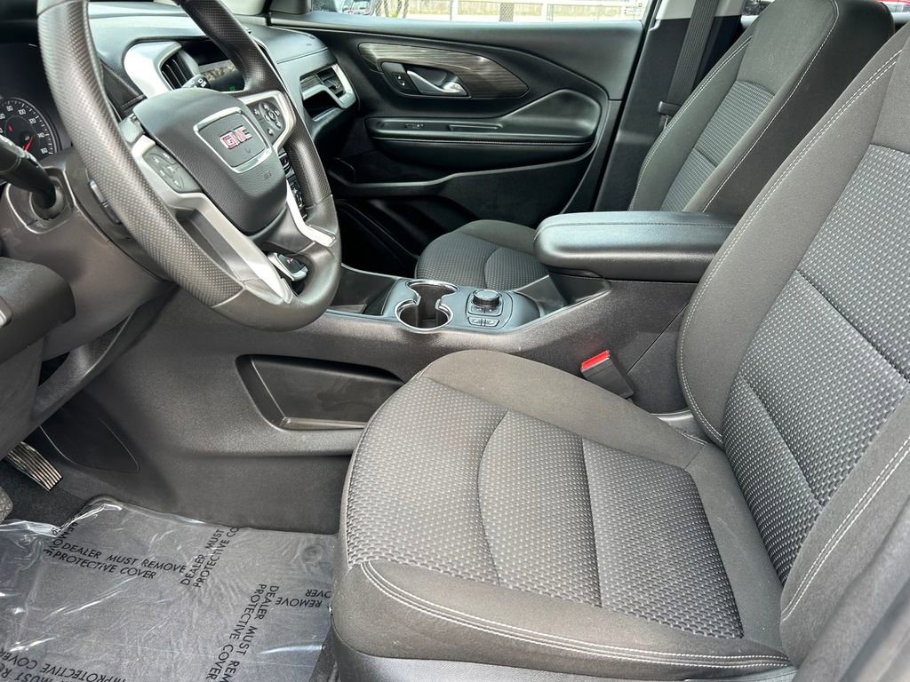 Used 2024 GMC Terrain SLE w/ Driver Convenience Package image 11