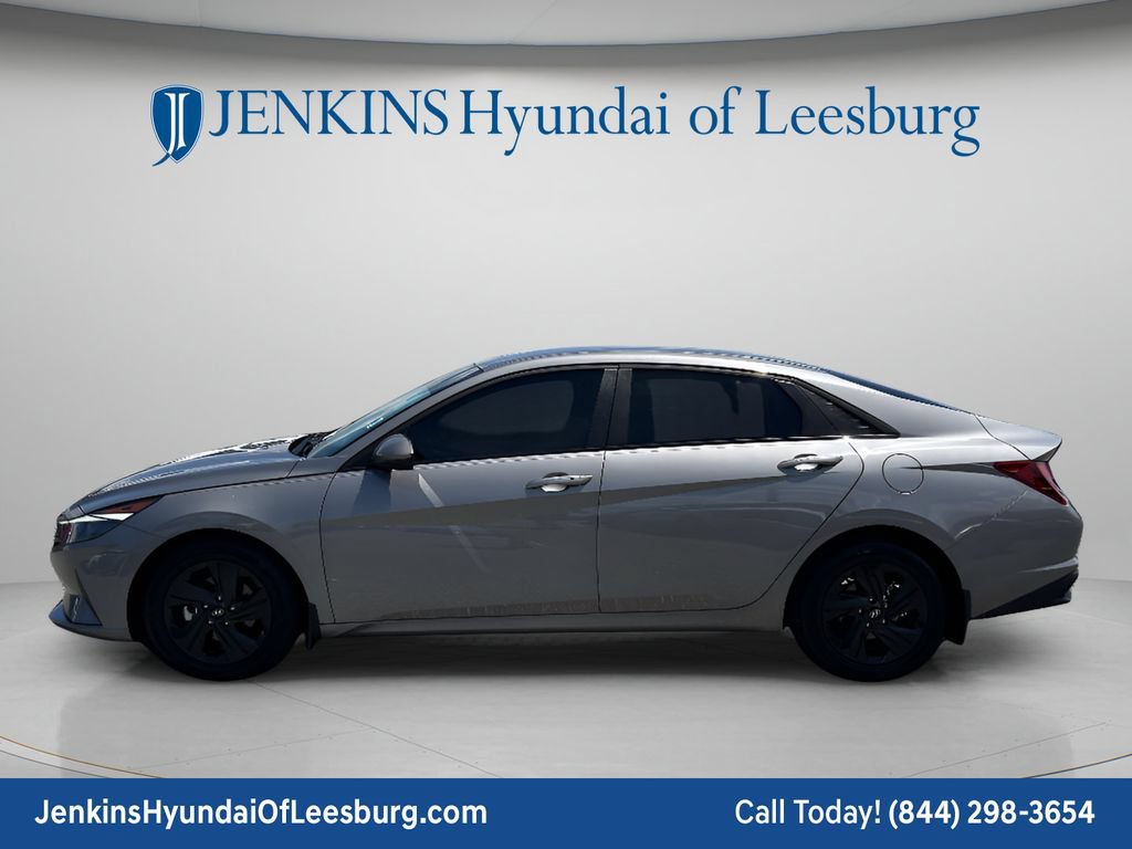 Used 2021 Hyundai Elantra SEL w/ Convenience Package FWD image 9