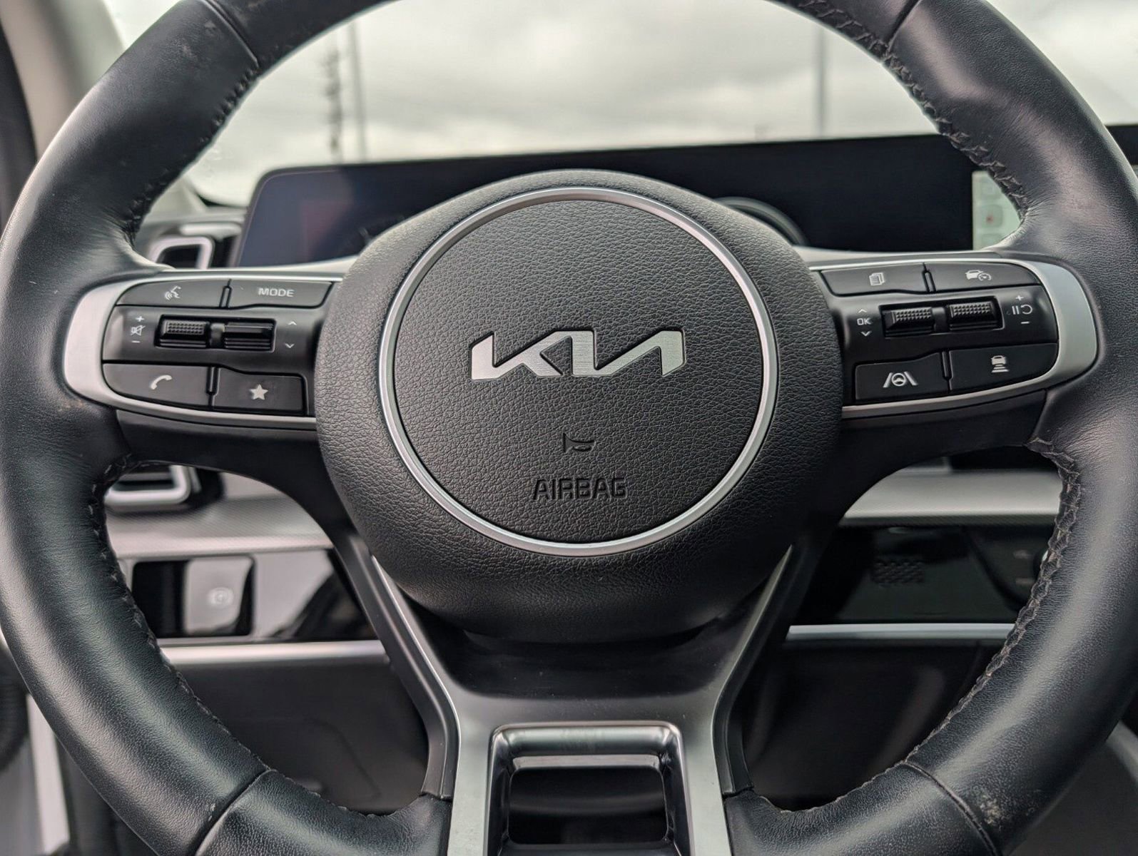 Used 2024 Kia Sportage SX image 32