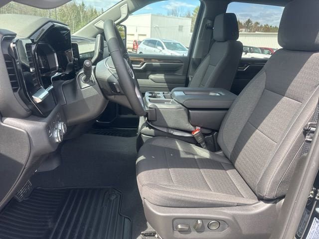 New 2026 GMC Sierra 2500 SLE w/ Preferred Package AWD/4WD image 12