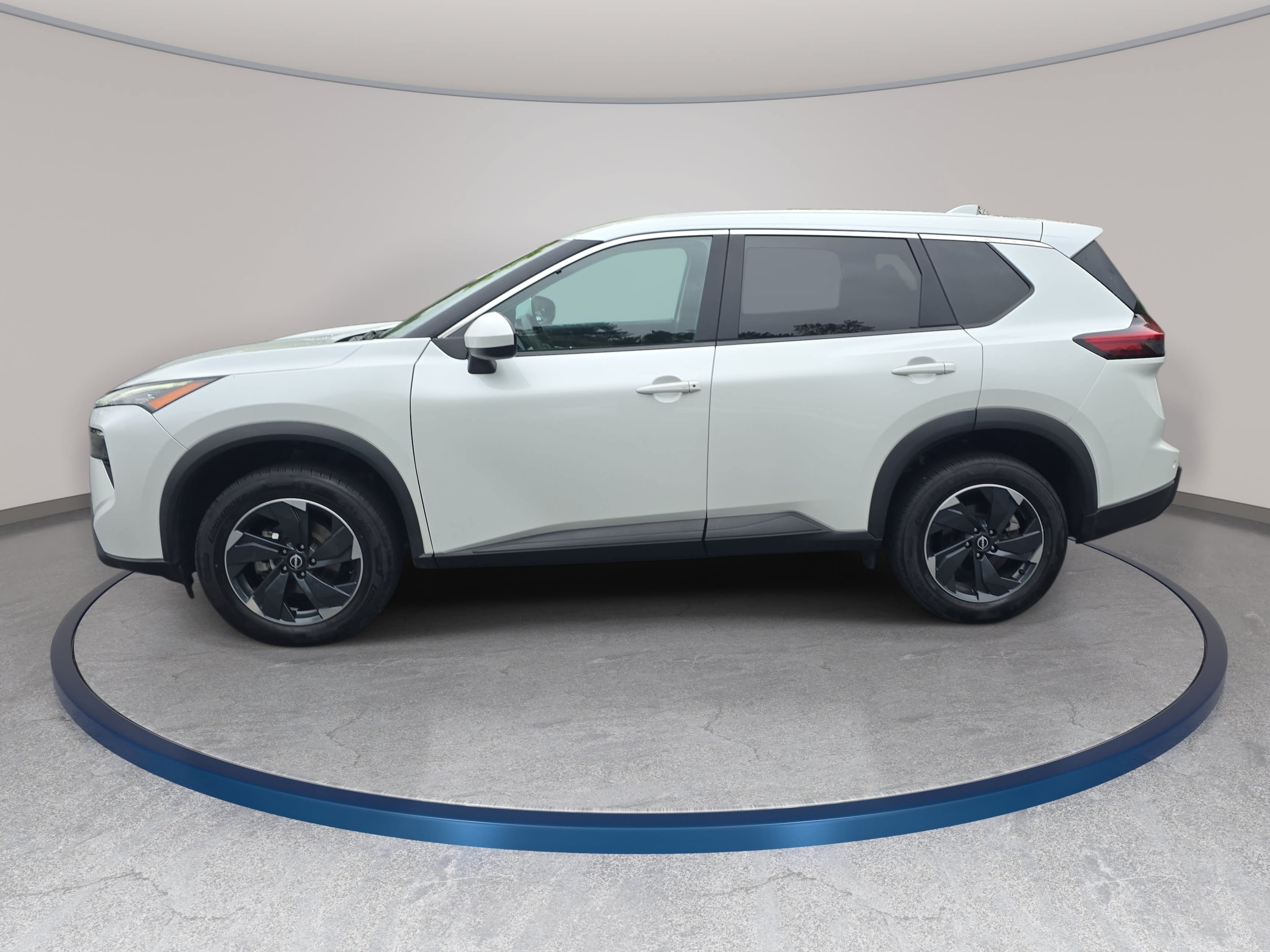 Used 2024 Nissan Rogue SV AWD/4WD image 8