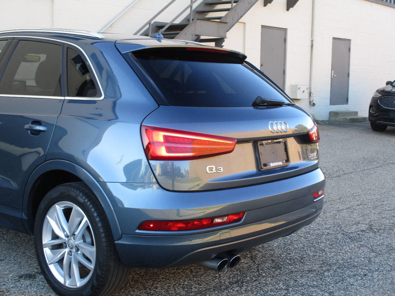 Used 2018 Audi Q3 2.0T Premium Plus w/ Premium Plus Package image 46