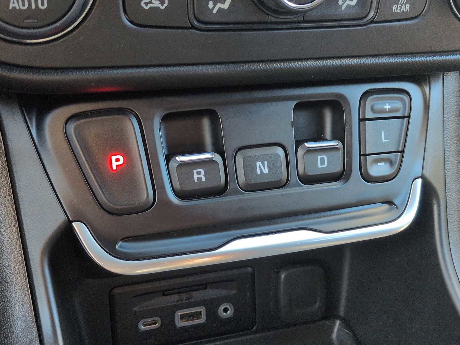 Used 2018 GMC Terrain SLT w/ Preferred Package image 34