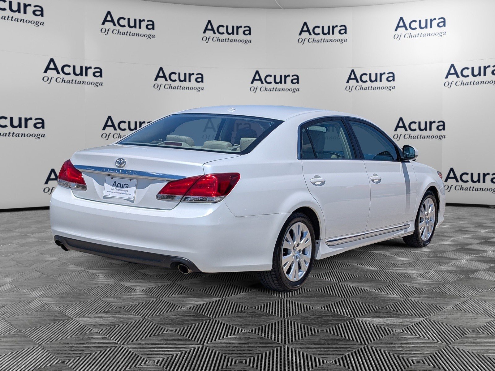 Used 2011 Toyota Avalon FWD image 5