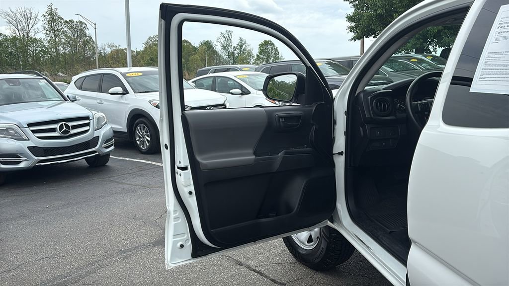 Used 2021 Toyota Tacoma SR AWD/4WD image 11