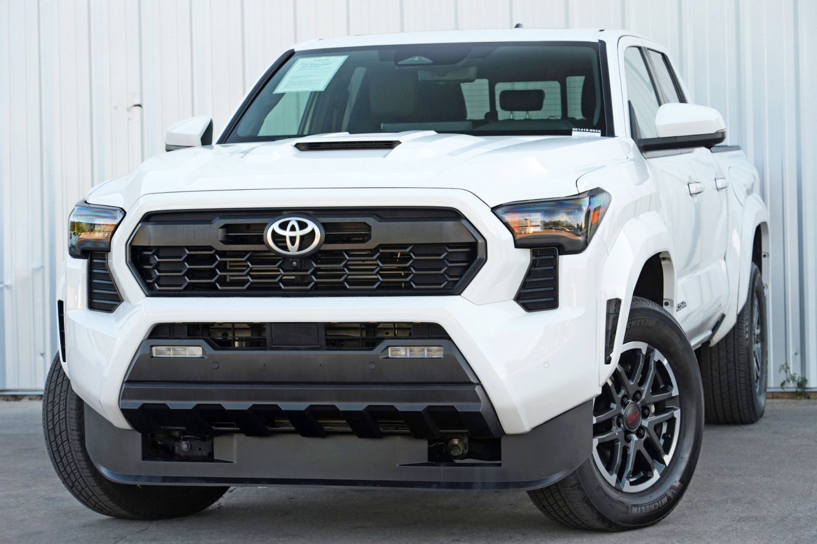 Used 2024 Toyota Tacoma TRD Sport w/ TRD Sport Premium Package AWD/4WD image 3