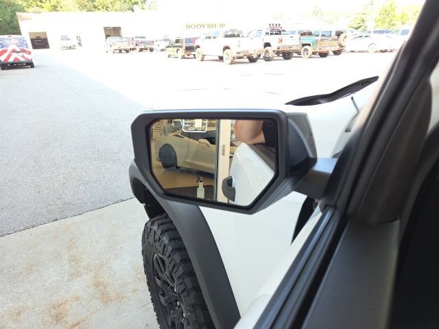 Used 2024 Chevrolet Colorado Trail Boss w/ Technology Package AWD/4WD image 40