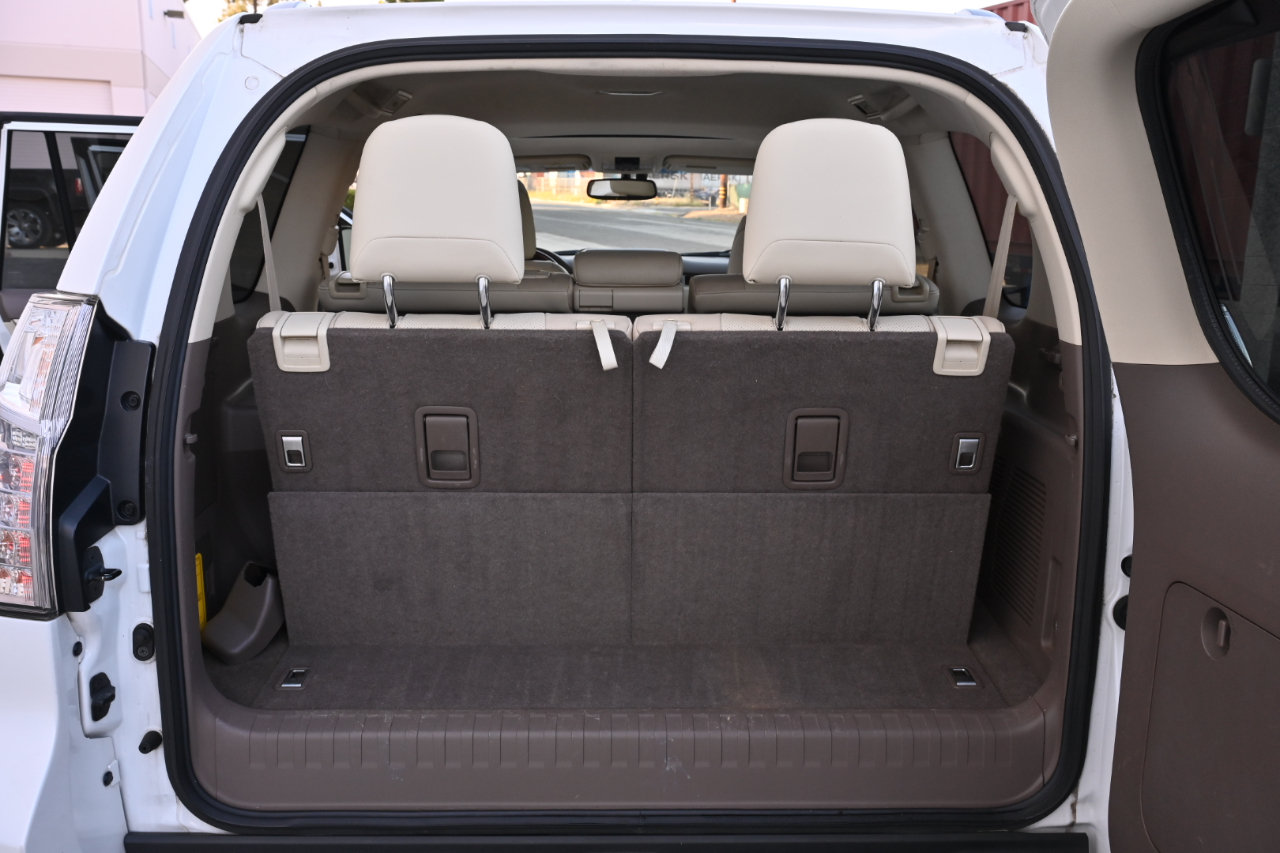 Used 2015 Lexus GX 460 w/ Premium Package AWD/4WD image 23