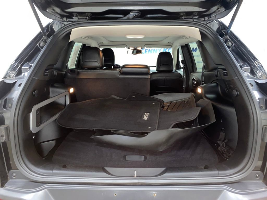 Used 2015 Jeep Cherokee Limited image 24