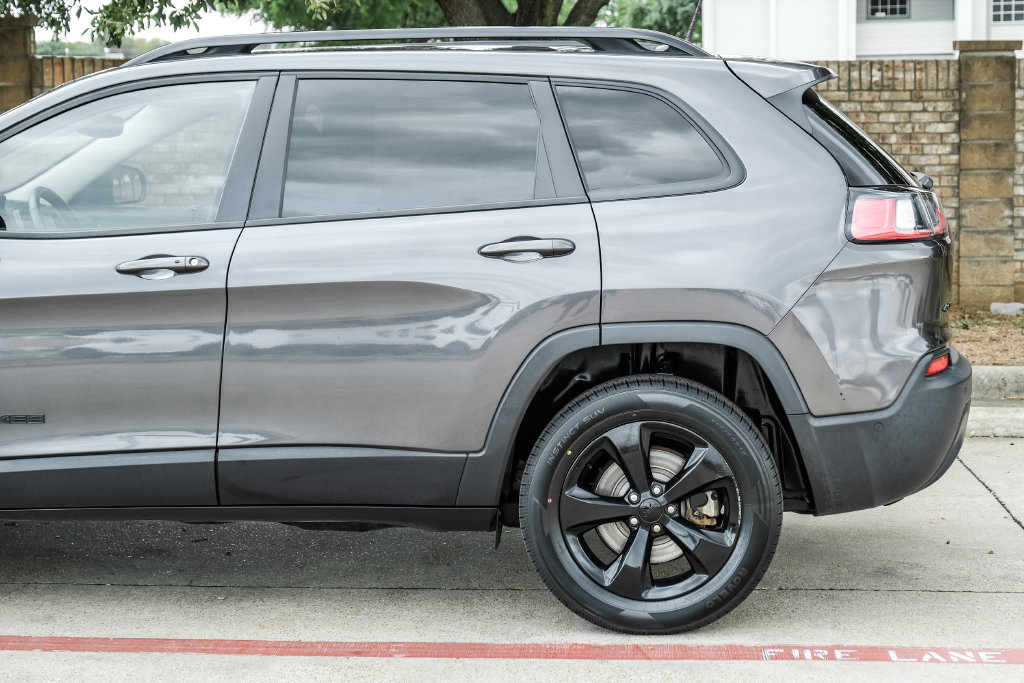 Used 2023 Jeep Cherokee Altitude Lux AWD/4WD image 22