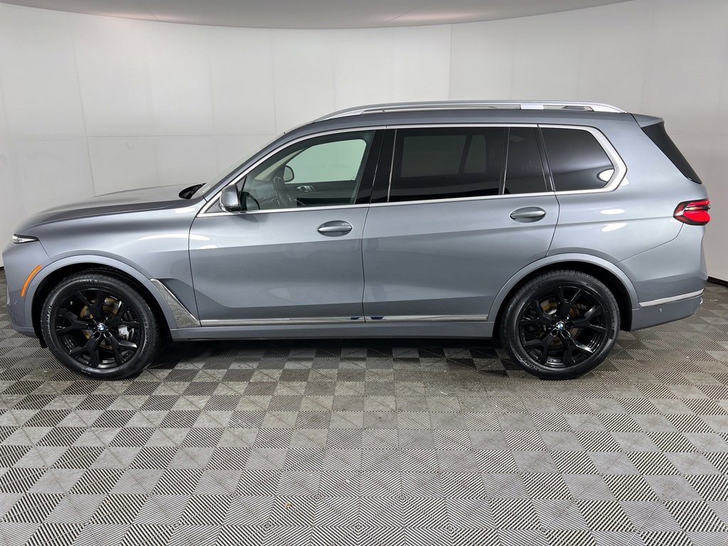 Used 2024 BMW X7 xDrive40i w/ Premium Package image 12