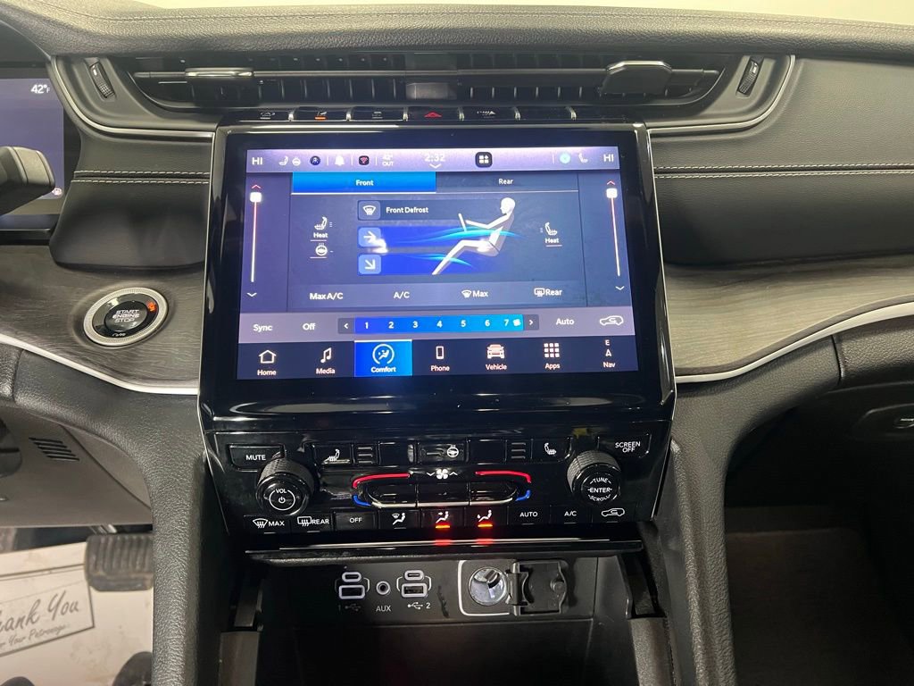 Used 2024 Jeep Grand Cherokee L Limited image 14