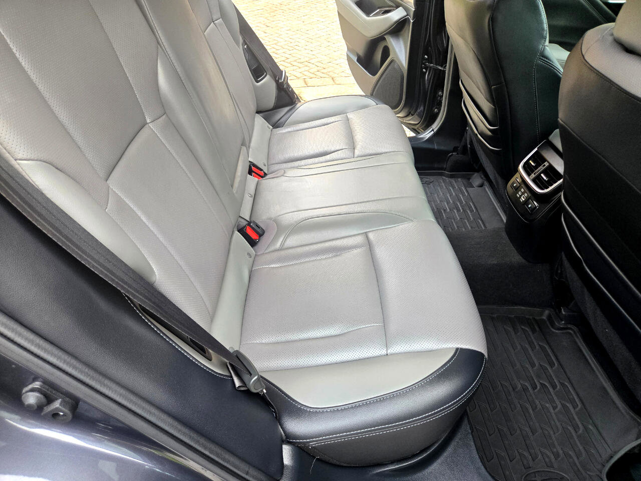 Used 2024 Subaru Outback Limited w/ Popular Package #2 image 33