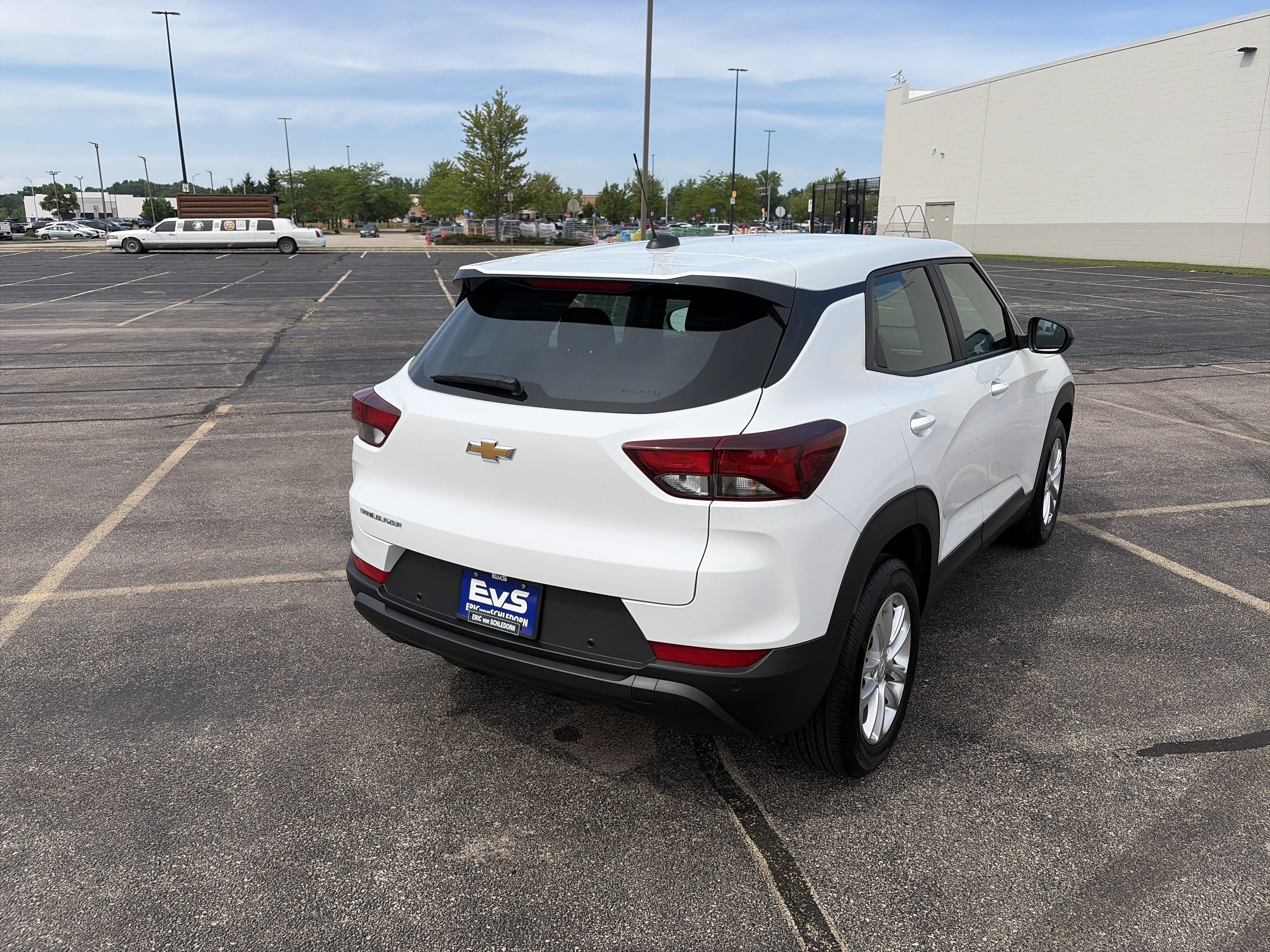 Used 2024 Chevrolet TrailBlazer LS w/ LS Confidence Package FWD image 6