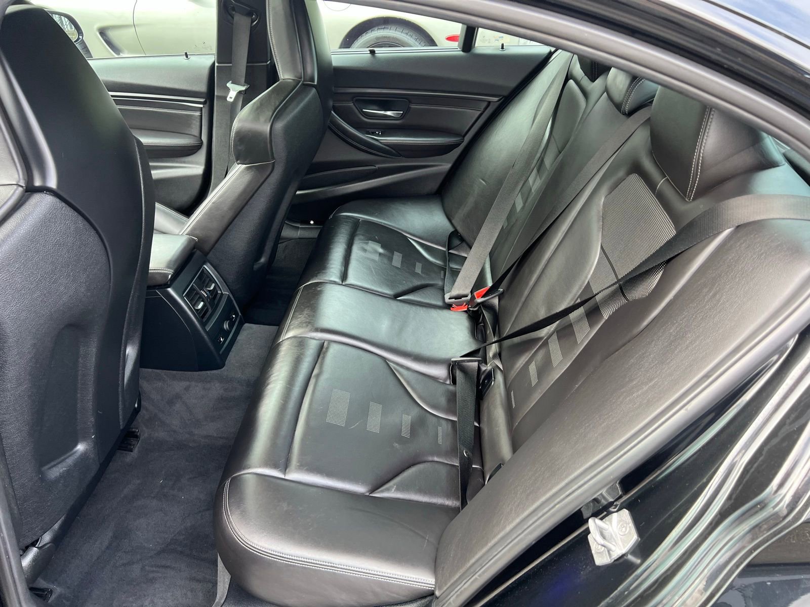 Used 2017 BMW M3 RWD image 27