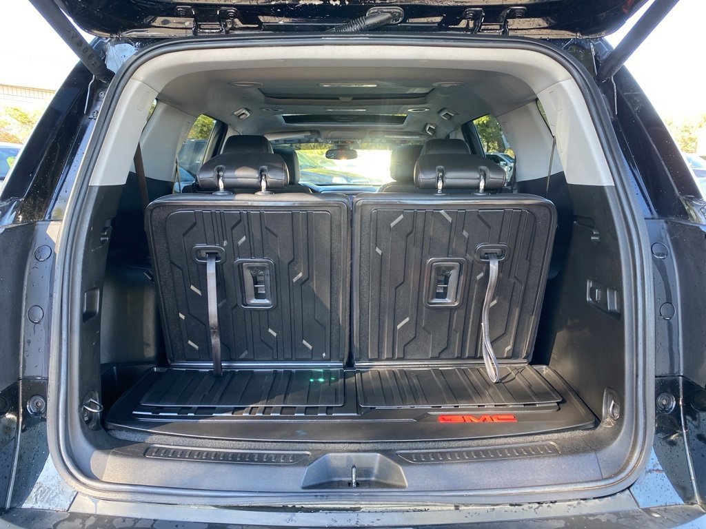 Used 2022 GMC Acadia AT4 w/ Technology Package image 7