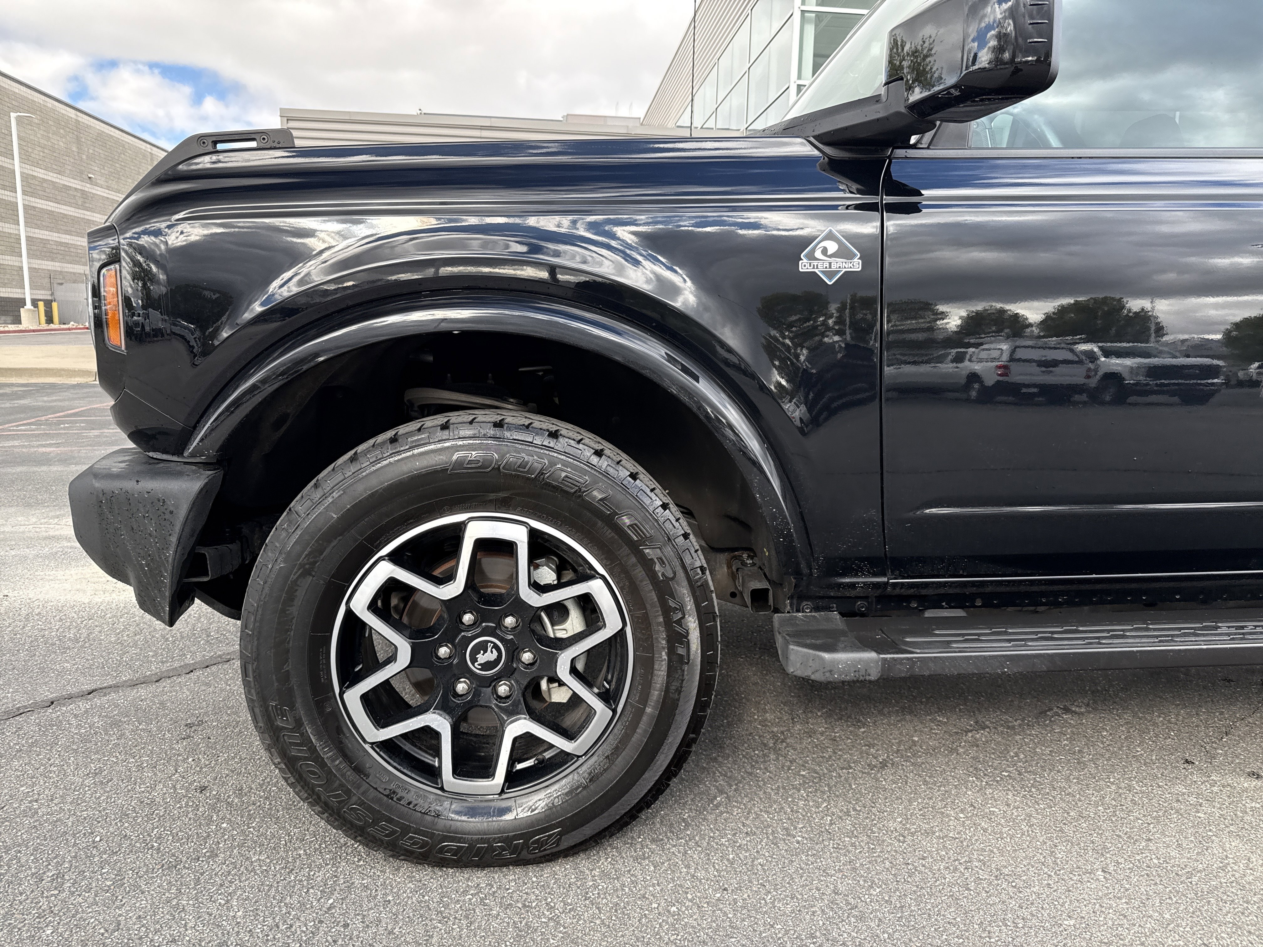 Used 2022 Ford Bronco Outer Banks image 9