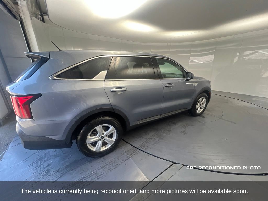 Used 2023 Kia Sorento LX FWD image 7