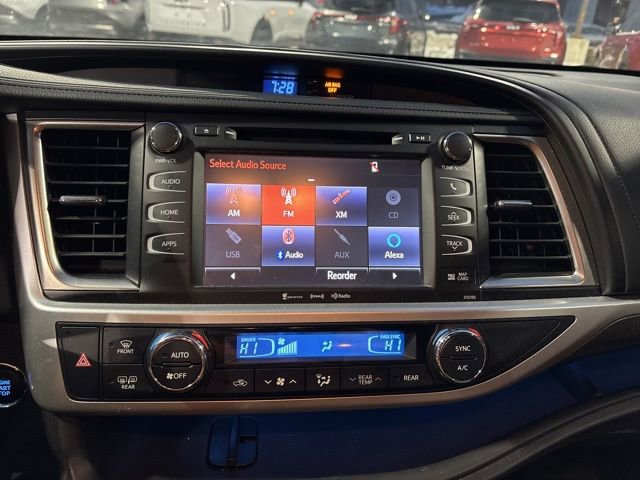 Used 2019 Toyota Highlander SE image 13