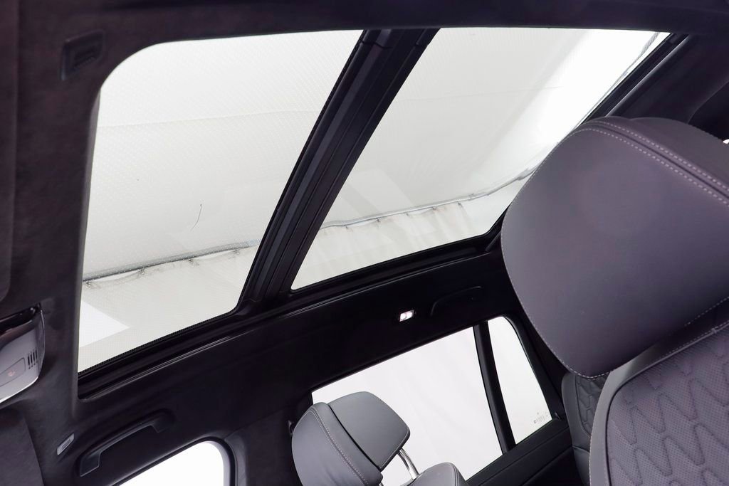Certified 2025 BMW X7 M60i image 14