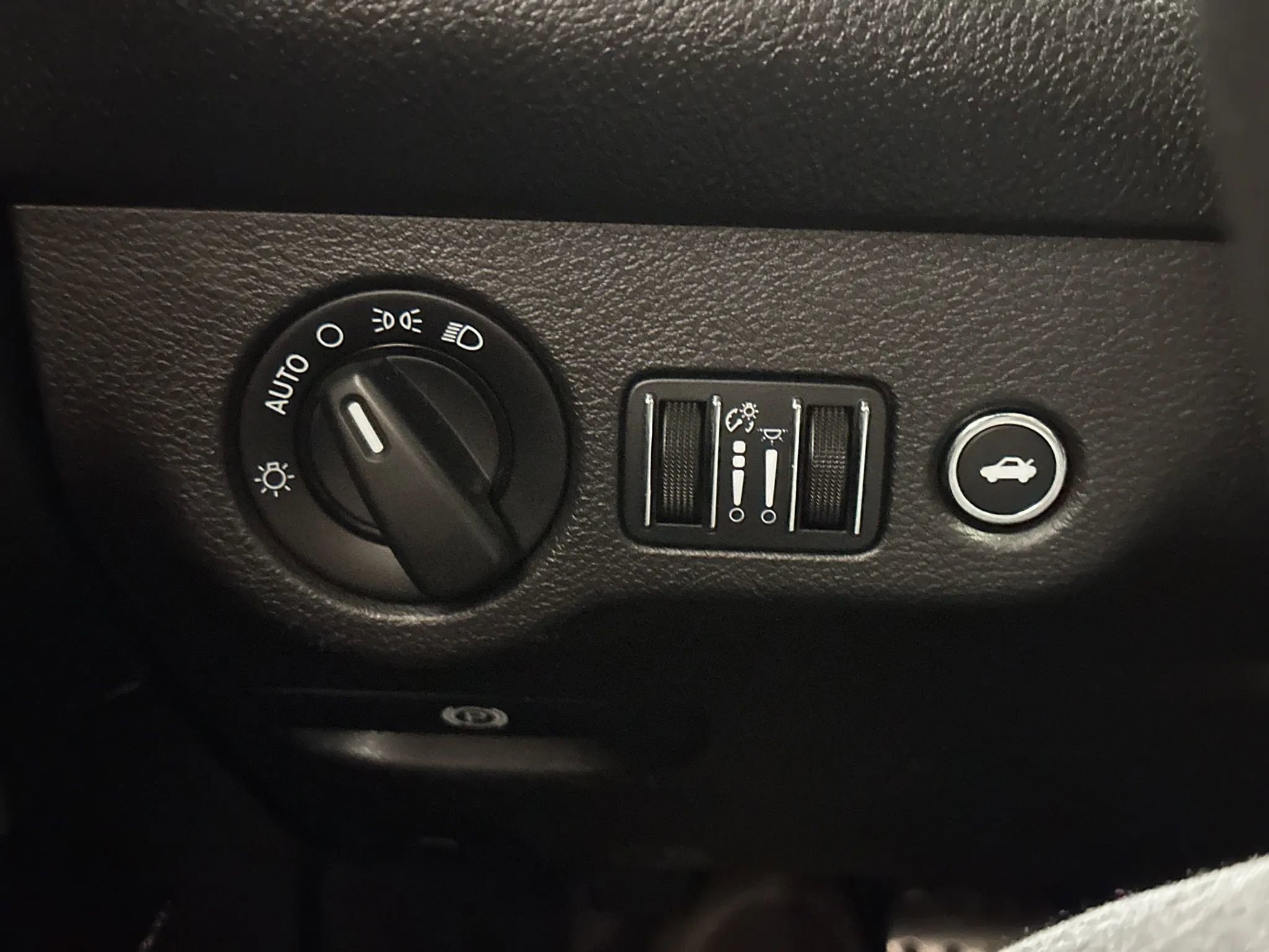 Used 2016 Dodge Challenger SRT Hellcat image 24