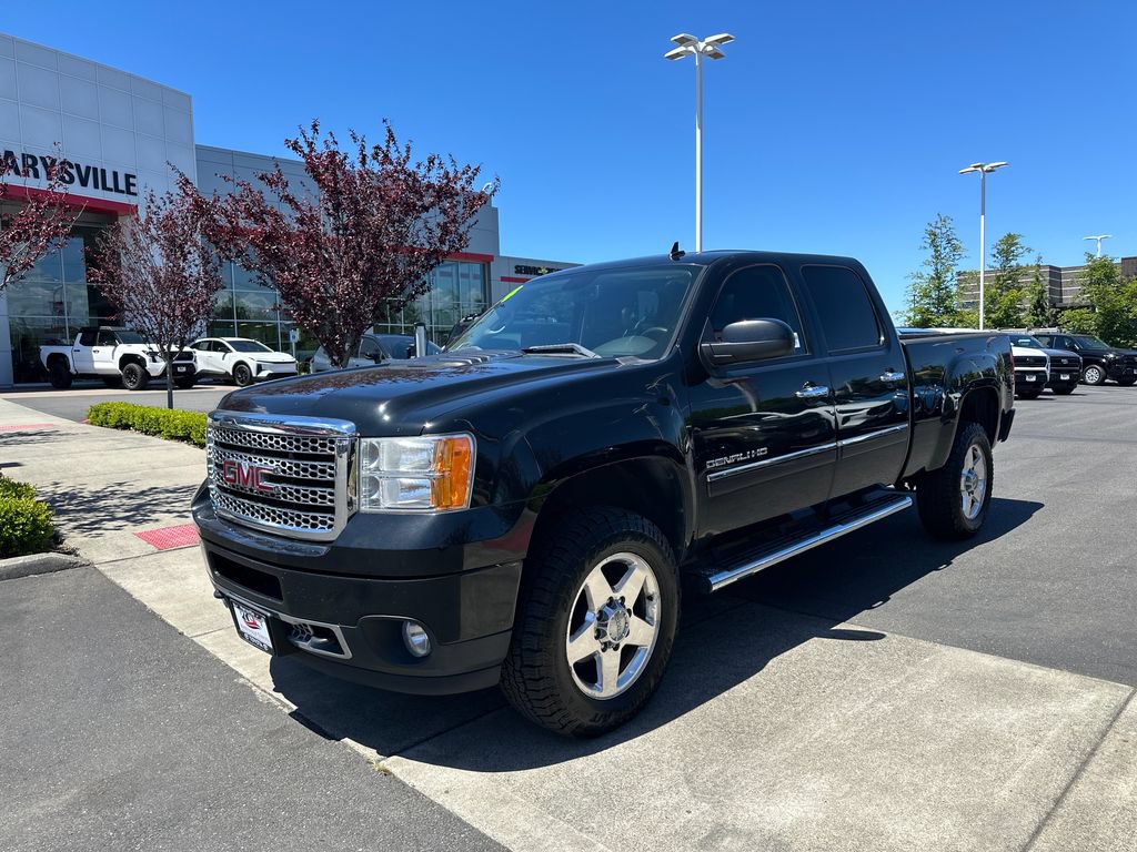 Used 2014 GMC Sierra 2500 Denali w/ Suspension Package, Off-Road AWD/4WD image 1
