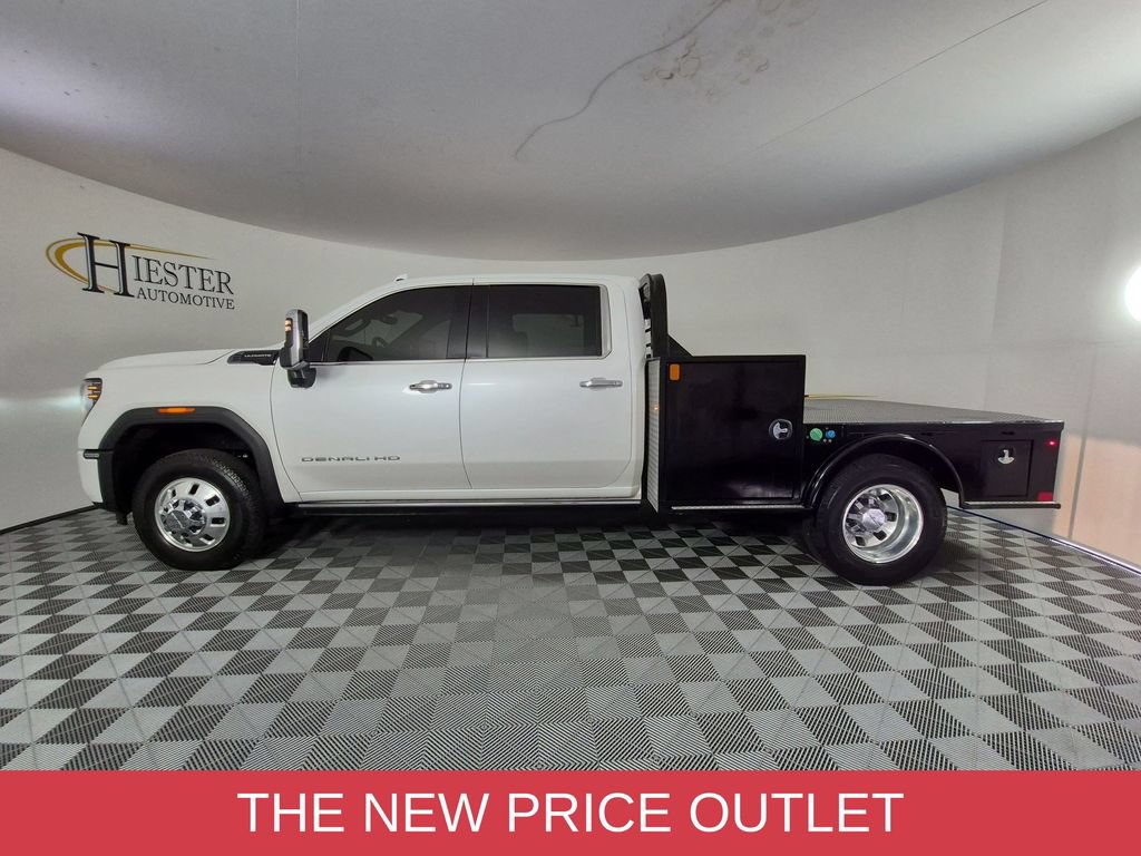 Used 2025 GMC Sierra 3500 Denali Ultimate AWD/4WD image 7