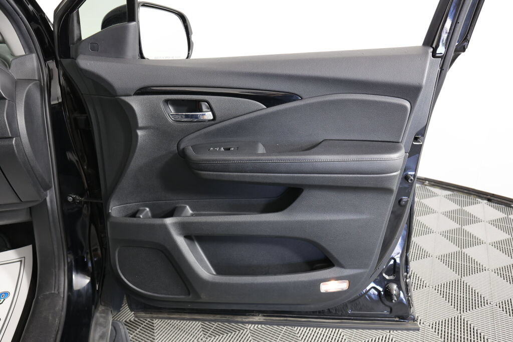 Used 2019 Honda Pilot Touring image 27