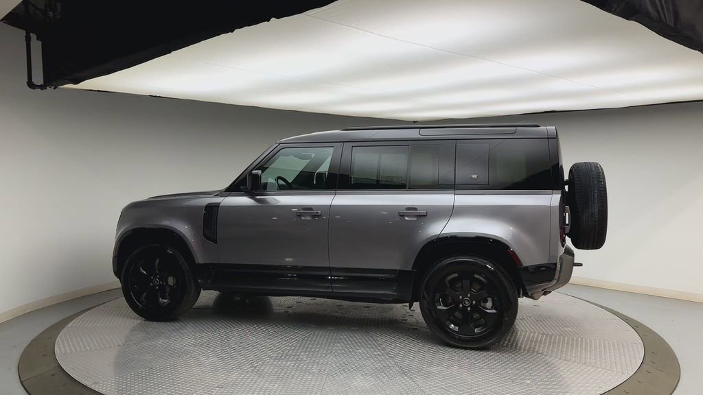 Used 2022 Land Rover Defender 110 X-Dynamic SE image 5