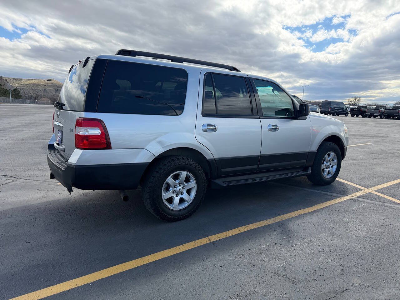 Used 2011 Ford Expedition XL w/ HD Trailer Tow Pkg AWD/4WD image 3