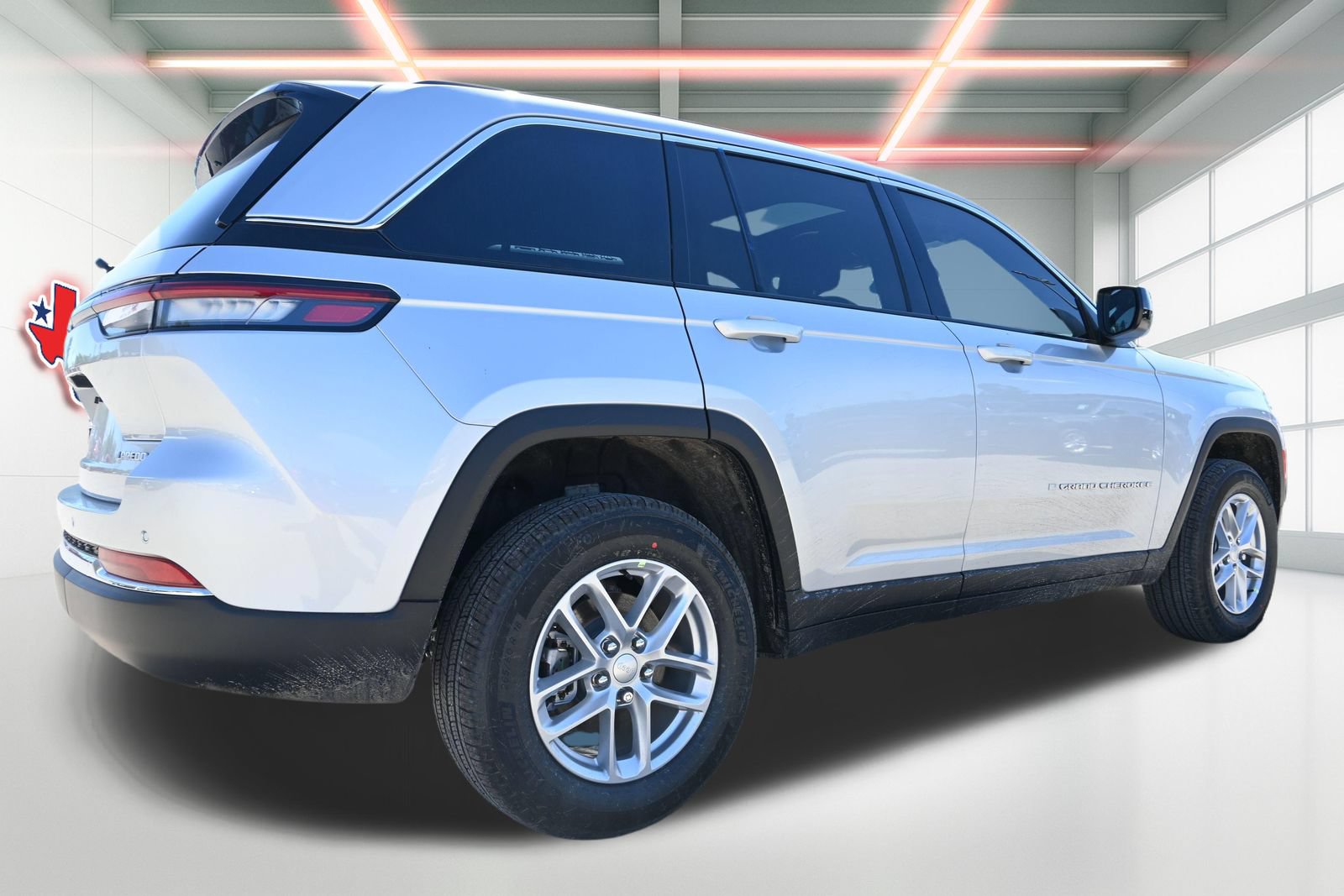 New 2026 Jeep Grand Cherokee Laredo X AWD/4WD image 3