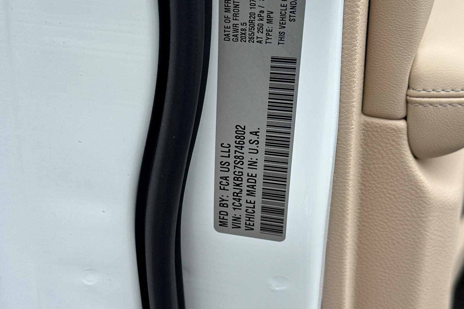 New 2025 Jeep Grand Cherokee L Limited w/ Luxury Tech Group II image 28