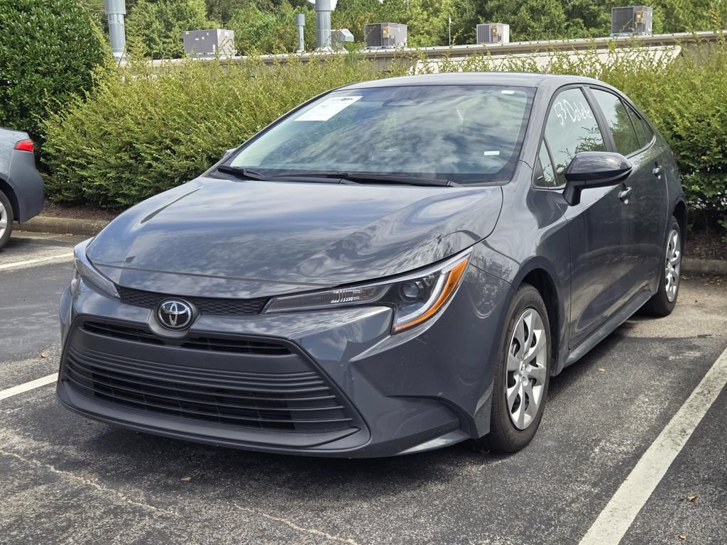 Used 2025 Toyota Corolla LE FWD image 3