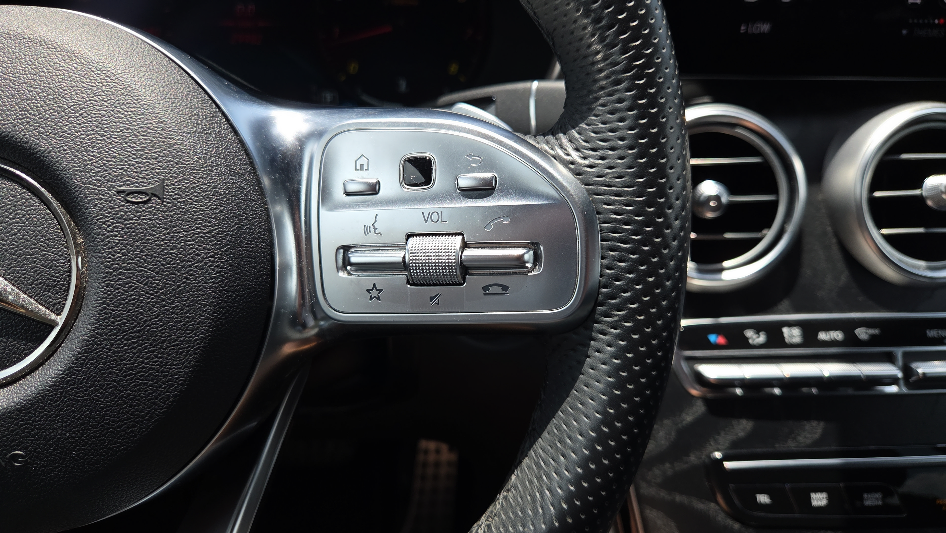 Used 2022 Mercedes-Benz GLC 300 image 28
