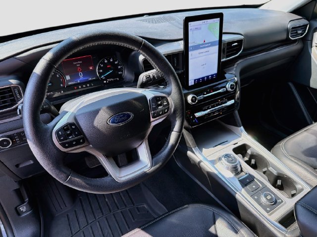 Used 2024 Ford Explorer Limited w/ Limited Technology Package AWD/4WD image 9