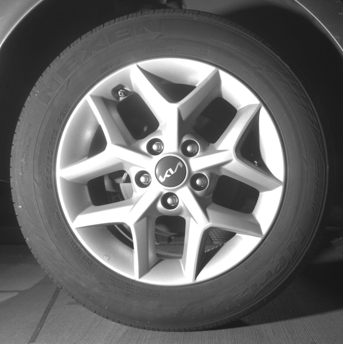 Used 2025 Kia Soul LX w/ LX Technology Package FWD image 15