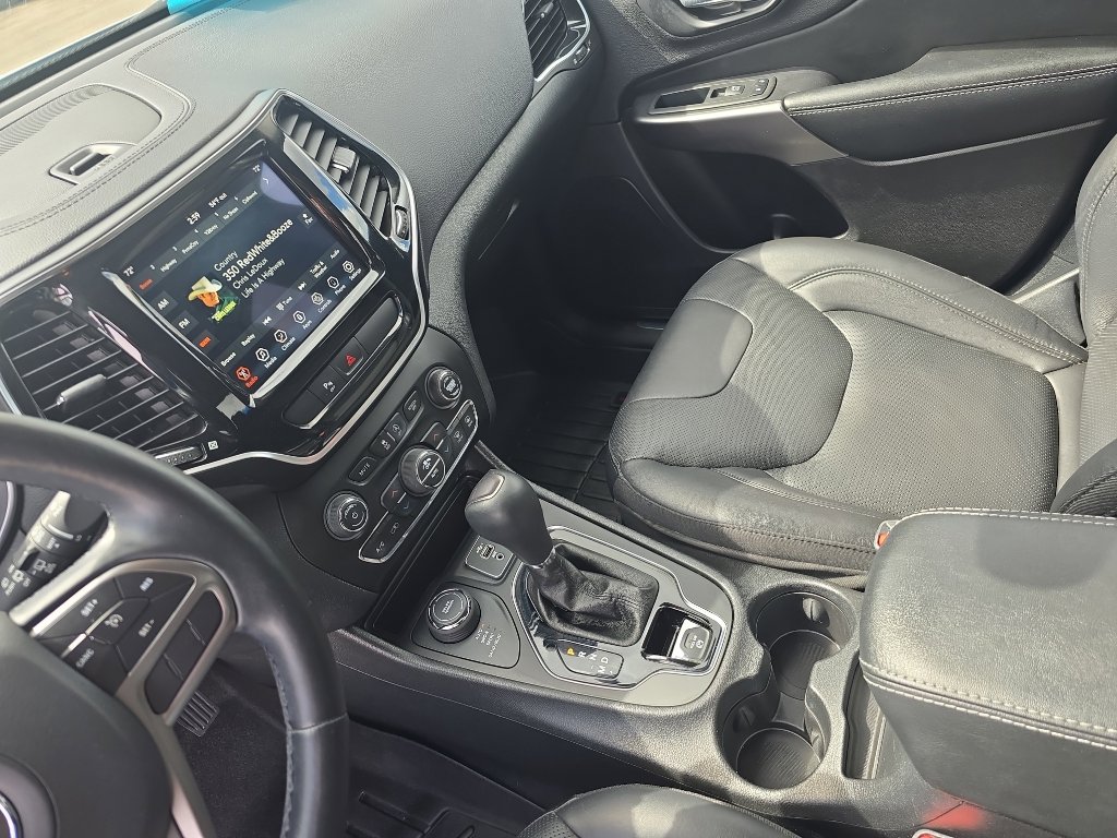 Used 2020 Jeep Cherokee Limited AWD/4WD image 19