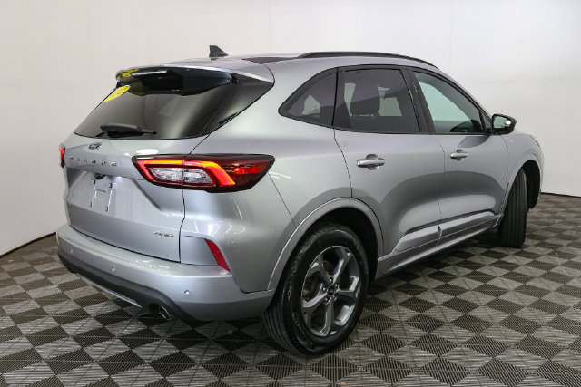 Used 2024 Ford Escape ST-Line w/ Tech Pack #1 AWD/4WD image 13