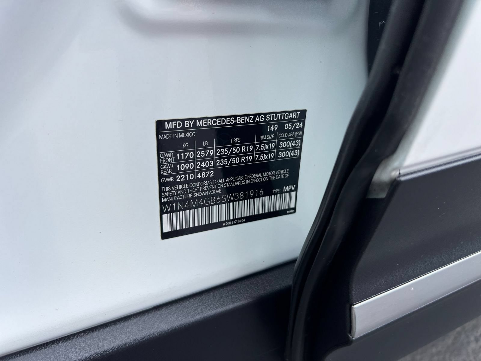 Used 2025 Mercedes-Benz GLB 250 image 34