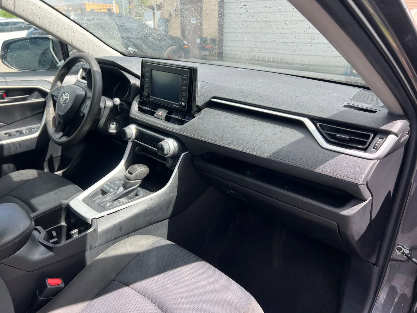 Used 2022 Toyota RAV4 LE AWD/4WD image 16