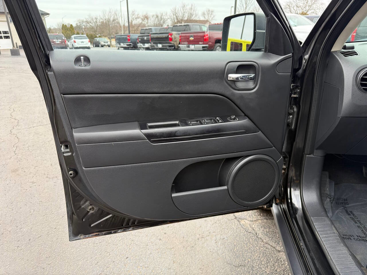 Used 2015 Jeep Patriot Sport w/ Power Value Group image 17