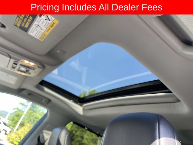 Used 2022 Toyota Highlander XLE AWD/4WD image 27