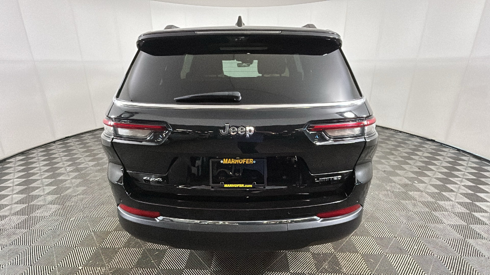 Used 2023 Jeep Grand Cherokee L Limited w/ Luxury Tech Group II AWD/4WD image 4