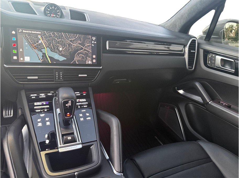 Used 2023 Porsche Cayenne Turbo image 13