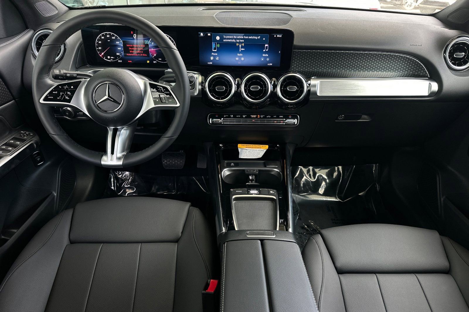 New 2025 Mercedes-Benz GLB 250 image 2