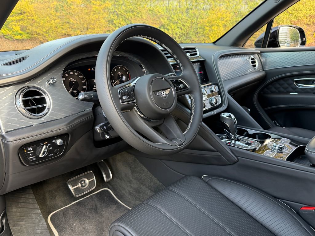 Used 2023 Bentley Bentayga Speed image 16